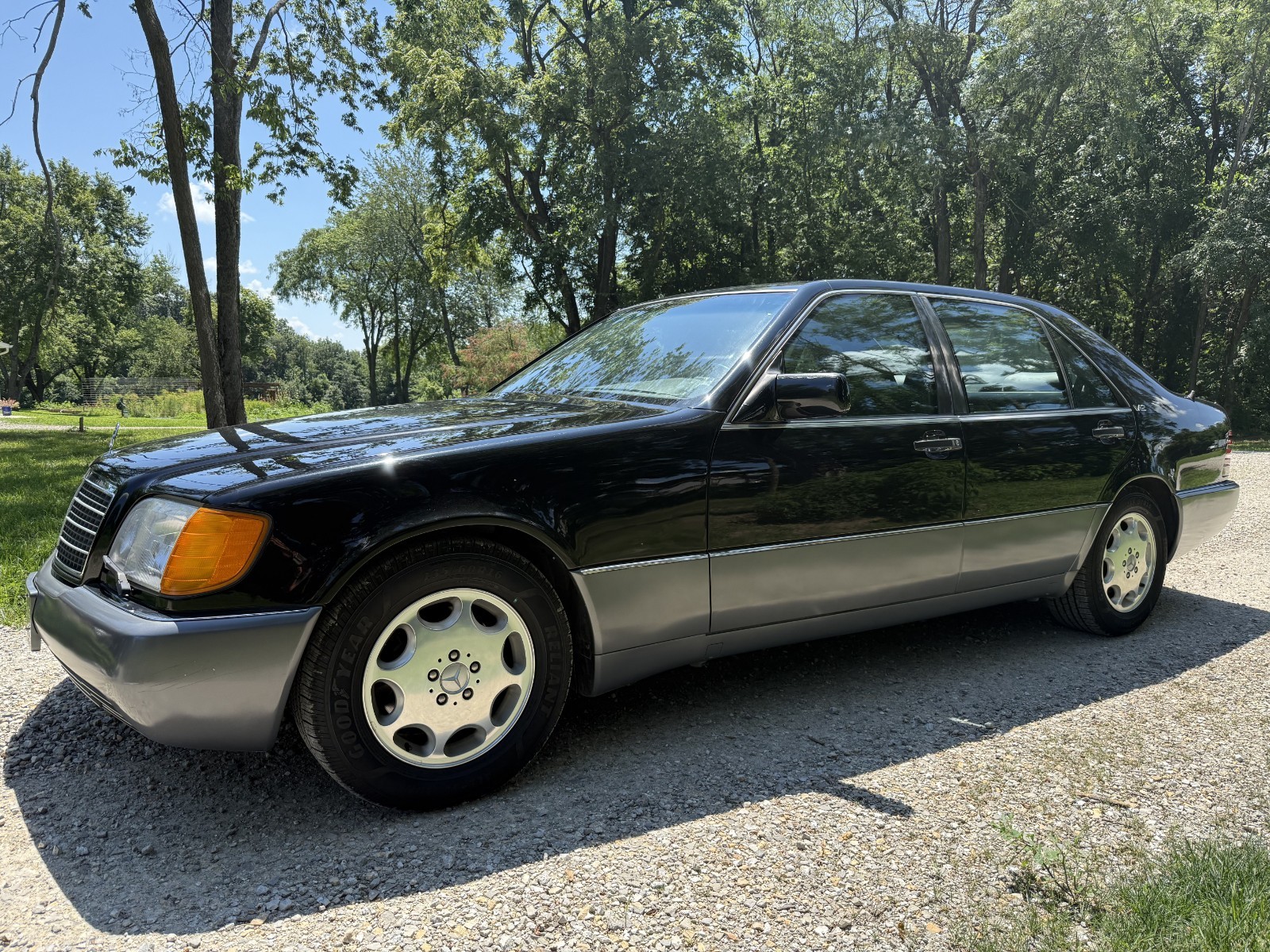 Mercedes-Benz-600-Series-1993-Sedan