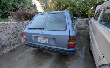 Mercedes-Benz-E-Class-1987-Wagon-1