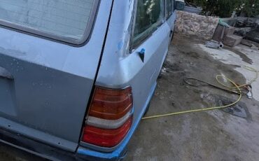 Mercedes-Benz-E-Class-1987-Wagon-11