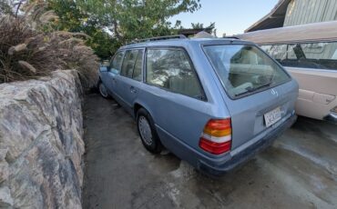 Mercedes-Benz-E-Class-1987-Wagon-12
