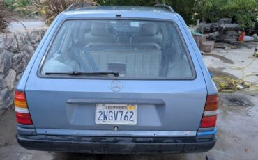 Mercedes-Benz-E-Class-1987-Wagon-17