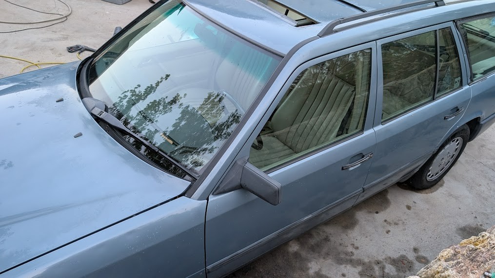 Mercedes-Benz-E-Class-1987-Wagon-18
