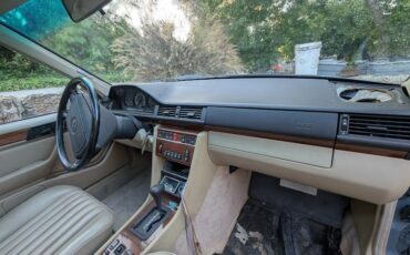 Mercedes-Benz-E-Class-1987-Wagon-20