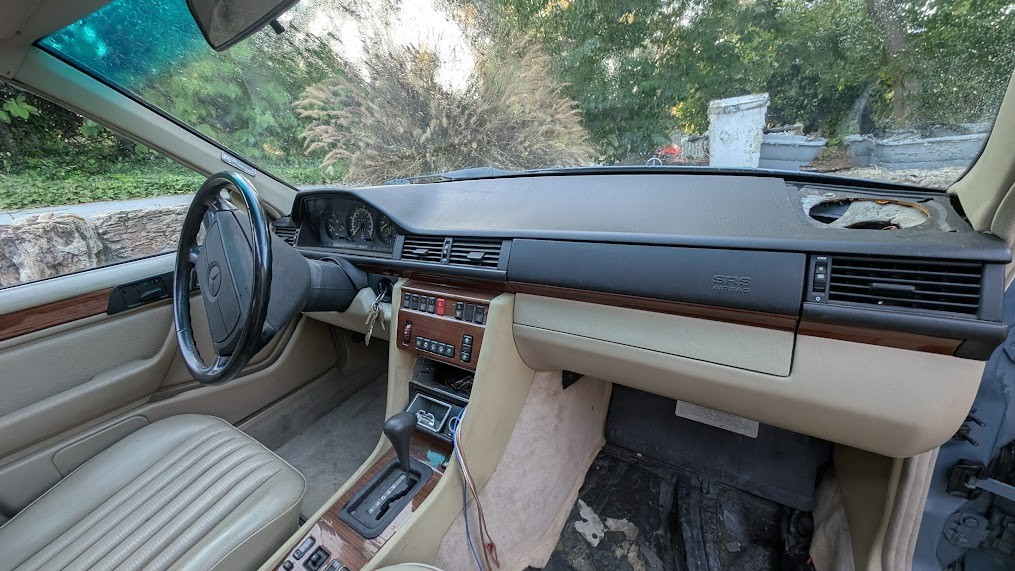 Mercedes-Benz-E-Class-1987-Wagon-20