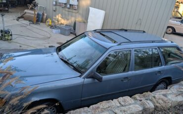 Mercedes-Benz-E-Class-1987-Wagon-3