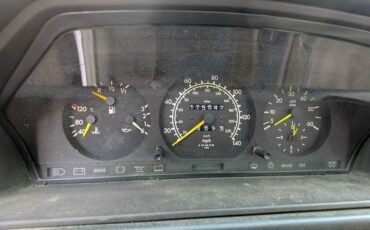Mercedes-Benz-E-Class-1987-Wagon-5