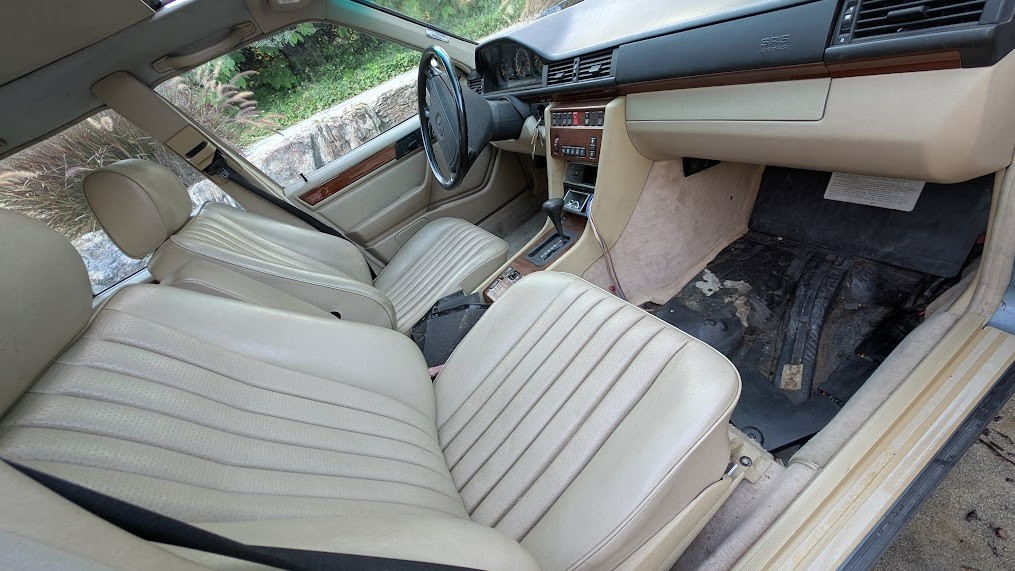 Mercedes-Benz-E-Class-1987-Wagon-6