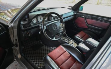 Mercedes-Benz-E-Class-1994-Sedan-13