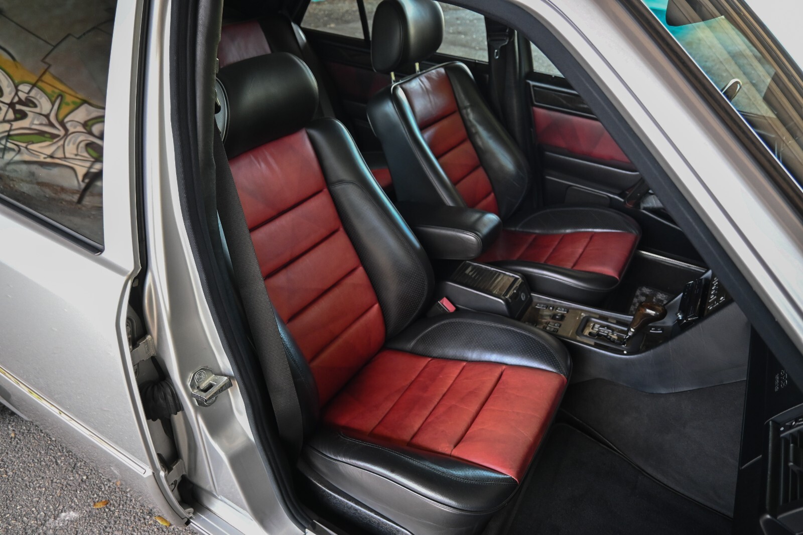 Mercedes-Benz-E-Class-1994-Sedan-19