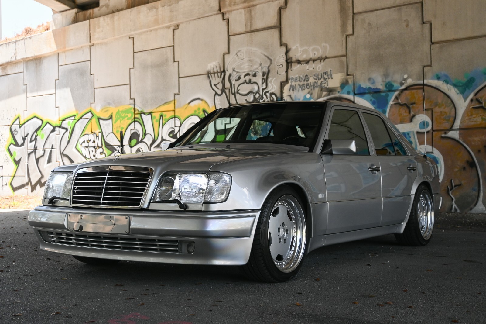 Mercedes-Benz-E-Class-1994-Sedan-2