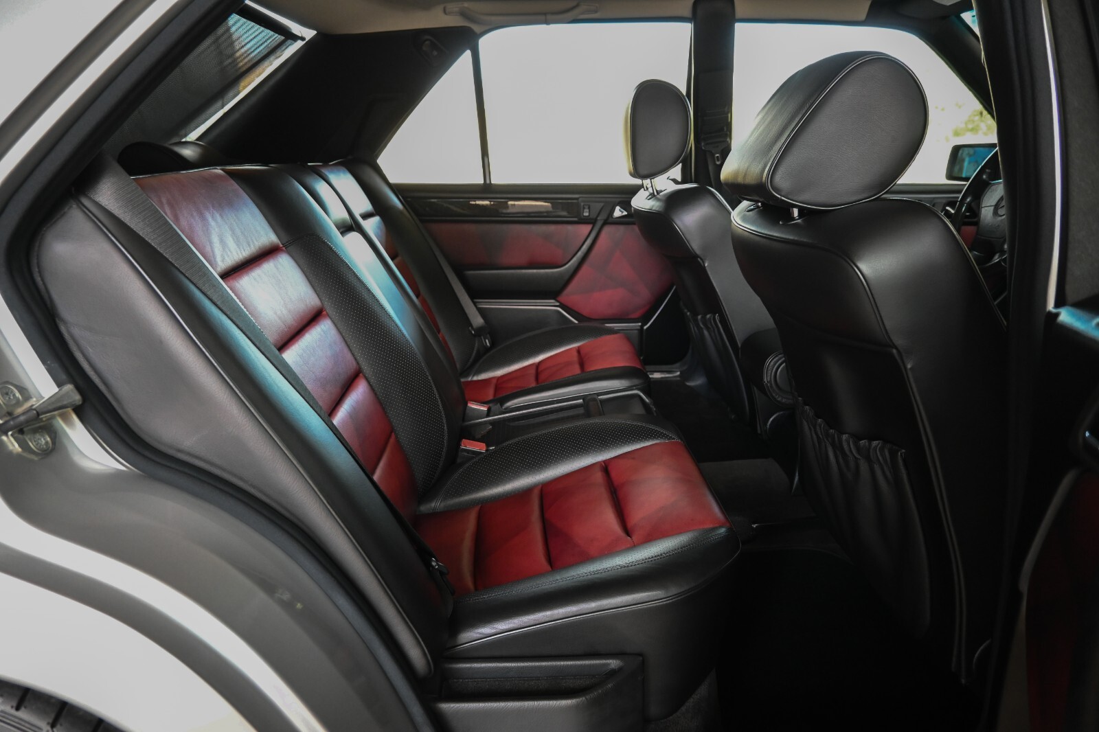 Mercedes-Benz-E-Class-1994-Sedan-20