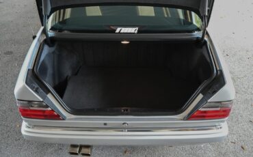 Mercedes-Benz-E-Class-1994-Sedan-31