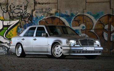 Mercedes-Benz-E-Class-1994-Sedan