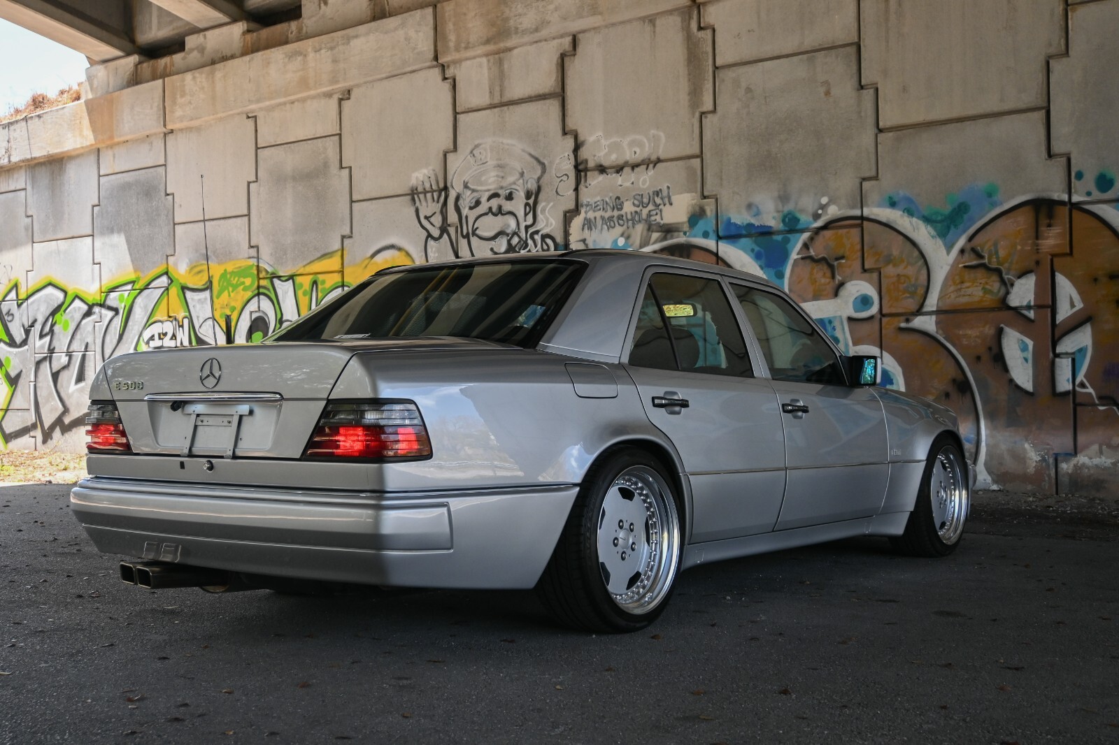 Mercedes-Benz-E-Class-1994-Sedan-4
