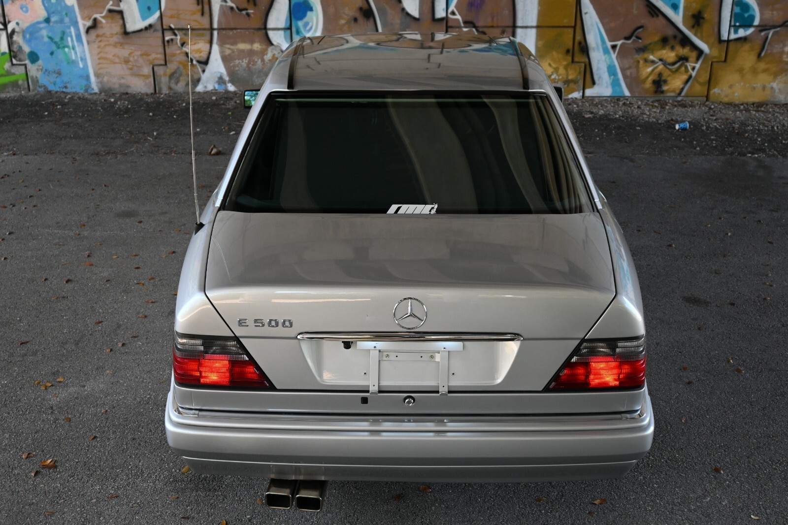 Mercedes-Benz-E-Class-1994-Sedan-5