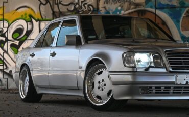 Mercedes-Benz-E-Class-1994-Sedan-6
