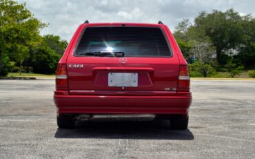 Mercedes-Benz-E-Class-1994-Wagon-12