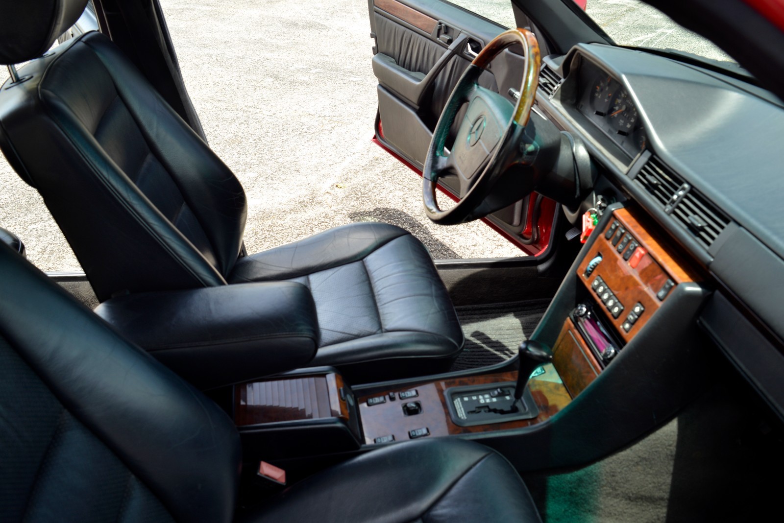 Mercedes-Benz-E-Class-1994-Wagon-28