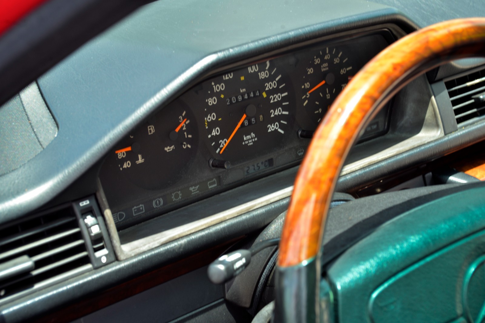 Mercedes-Benz-E-Class-1994-Wagon-30