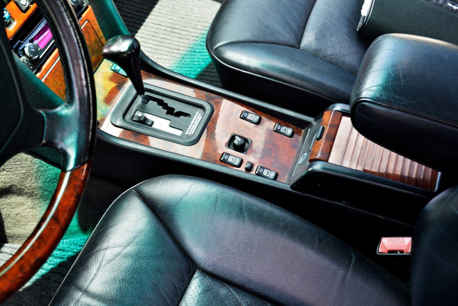 Mercedes-Benz-E-Class-1994-Wagon-31
