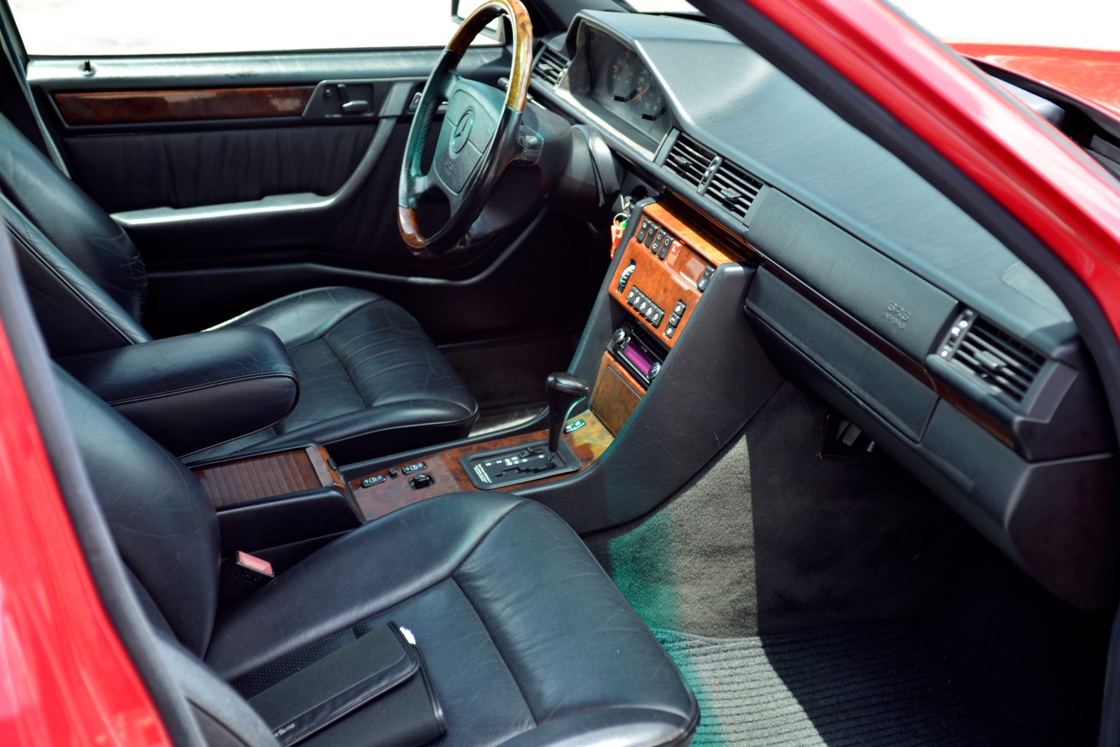 Mercedes-Benz-E-Class-1994-Wagon-36