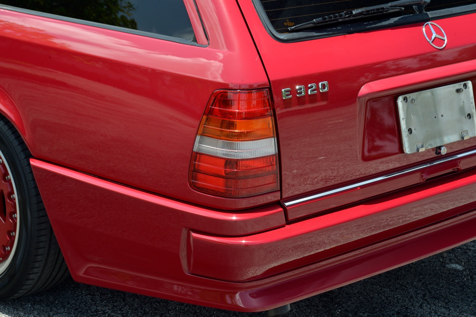 Mercedes-Benz-E-Class-1994-Wagon-8