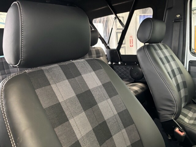Mercedes-Benz-G-Class-1988-18