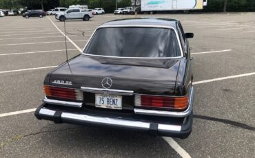 Mercedes-Benz-Other-1975-Sedan-10