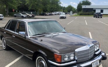Mercedes-Benz-Other-1975-Sedan-2