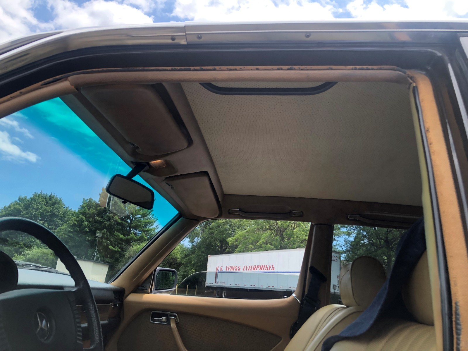 Mercedes-Benz-Other-1975-Sedan-24