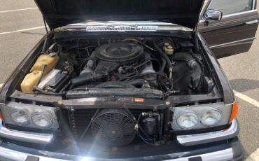 Mercedes-Benz-Other-1975-Sedan-26