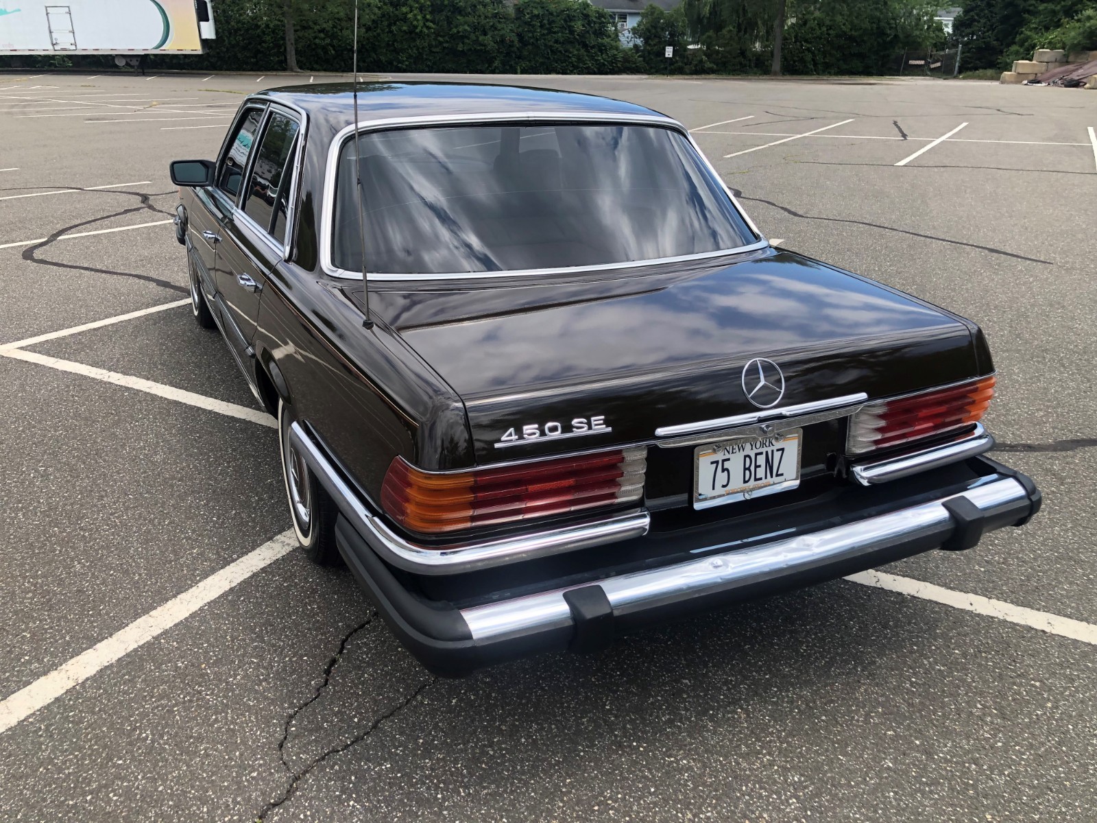 Mercedes-Benz-Other-1975-Sedan-5