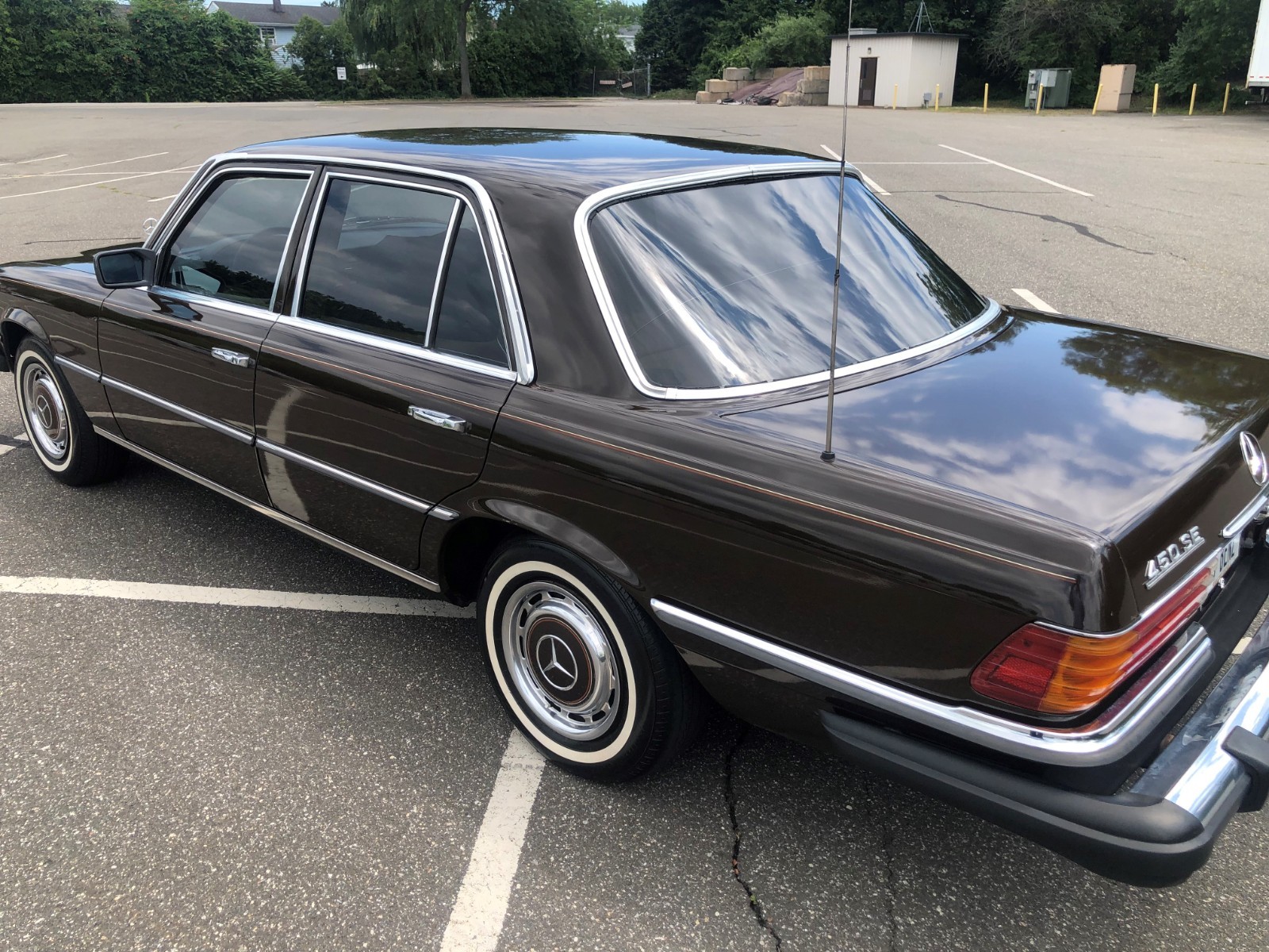 Mercedes-Benz-Other-1975-Sedan-6