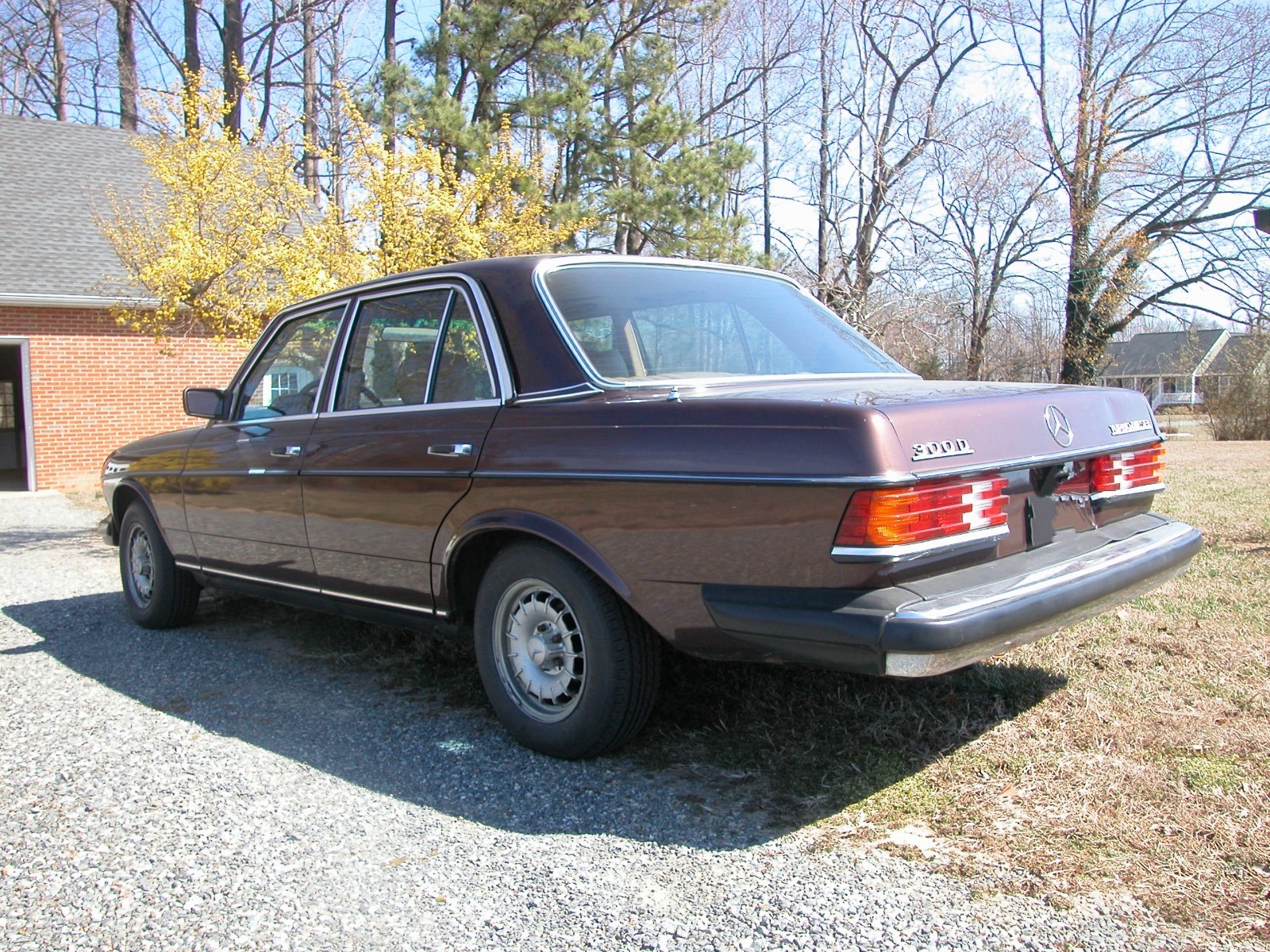 Mercedes-Benz-Other-1982-Sedan-8