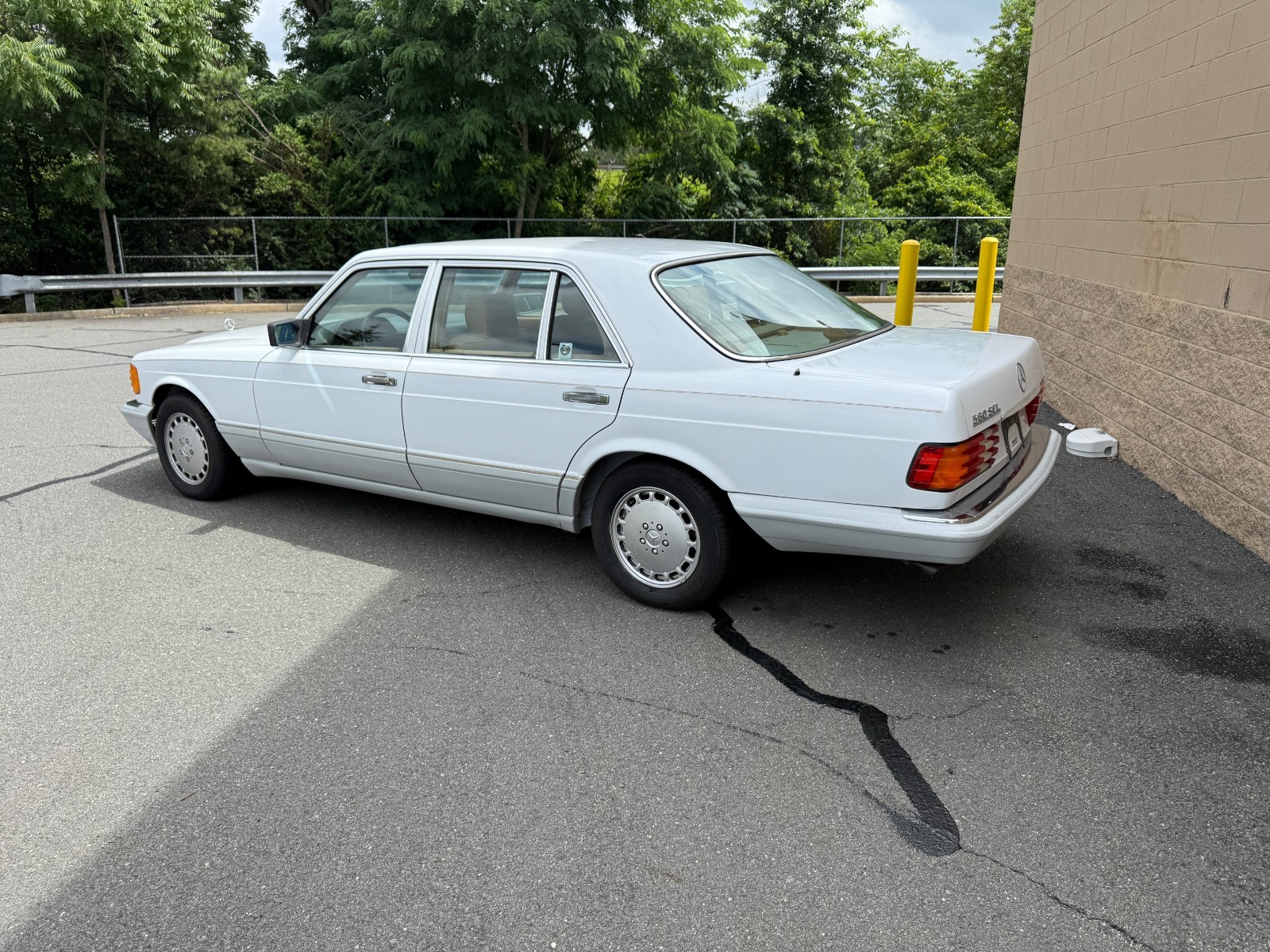 Mercedes-Benz-Other-1991-Sedan-7