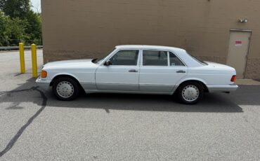 Mercedes-Benz-Other-1991-Sedan-8