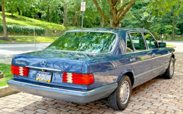 Mercedes-Benz-S-Class-1989-Sedan-1