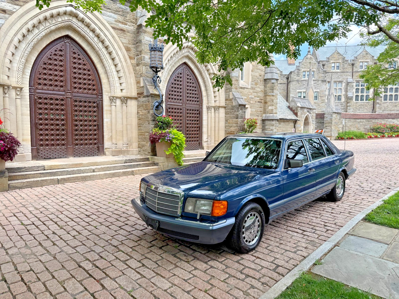Mercedes-Benz-S-Class-1989-Sedan-11