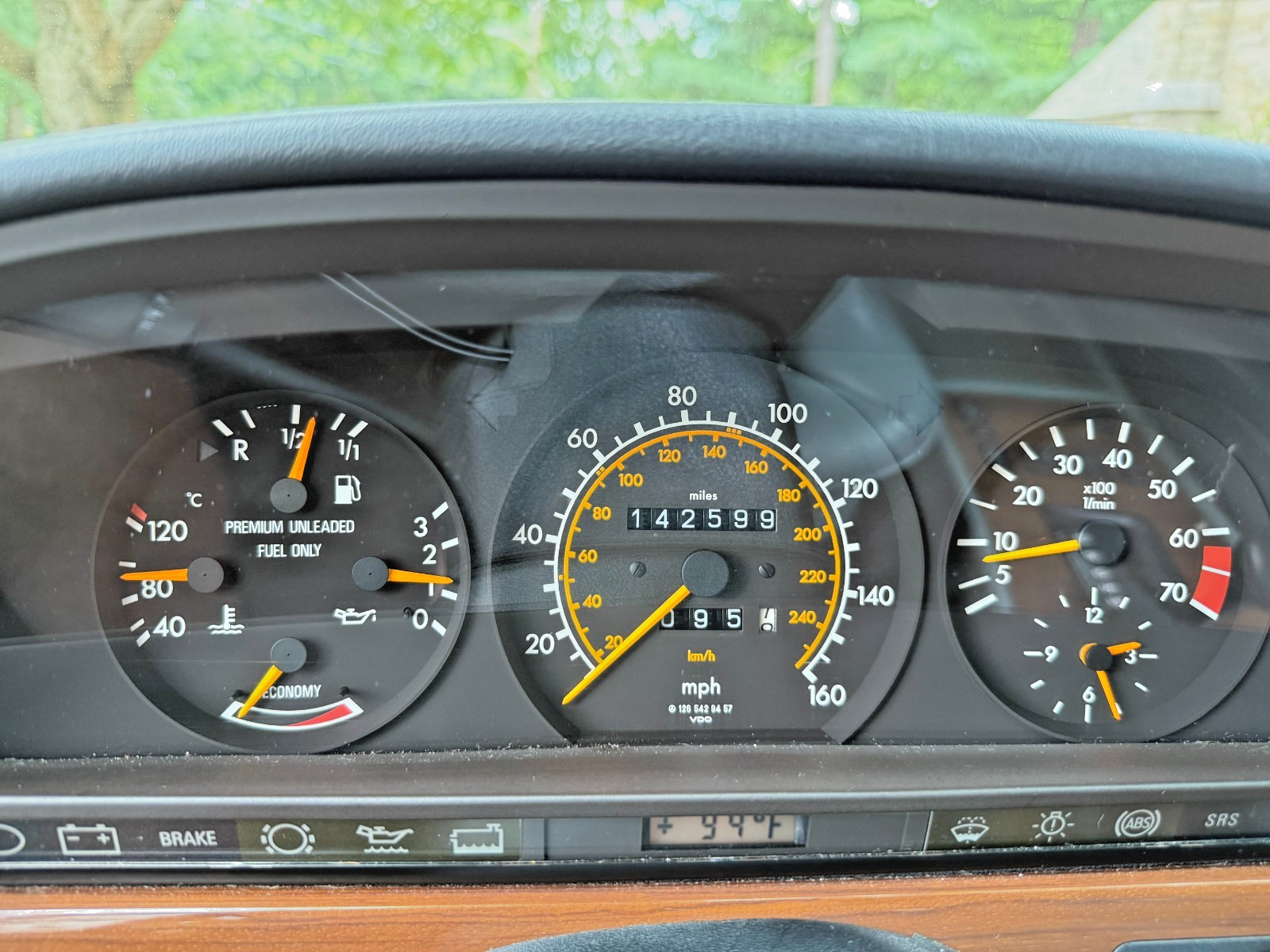 Mercedes-Benz-S-Class-1989-Sedan-6