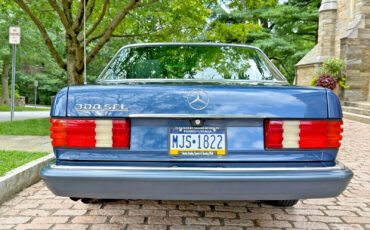 Mercedes-Benz-S-Class-1989-Sedan-7