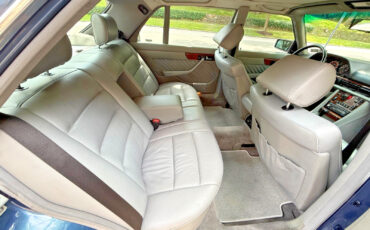 Mercedes-Benz-S-Class-1989-Sedan-8
