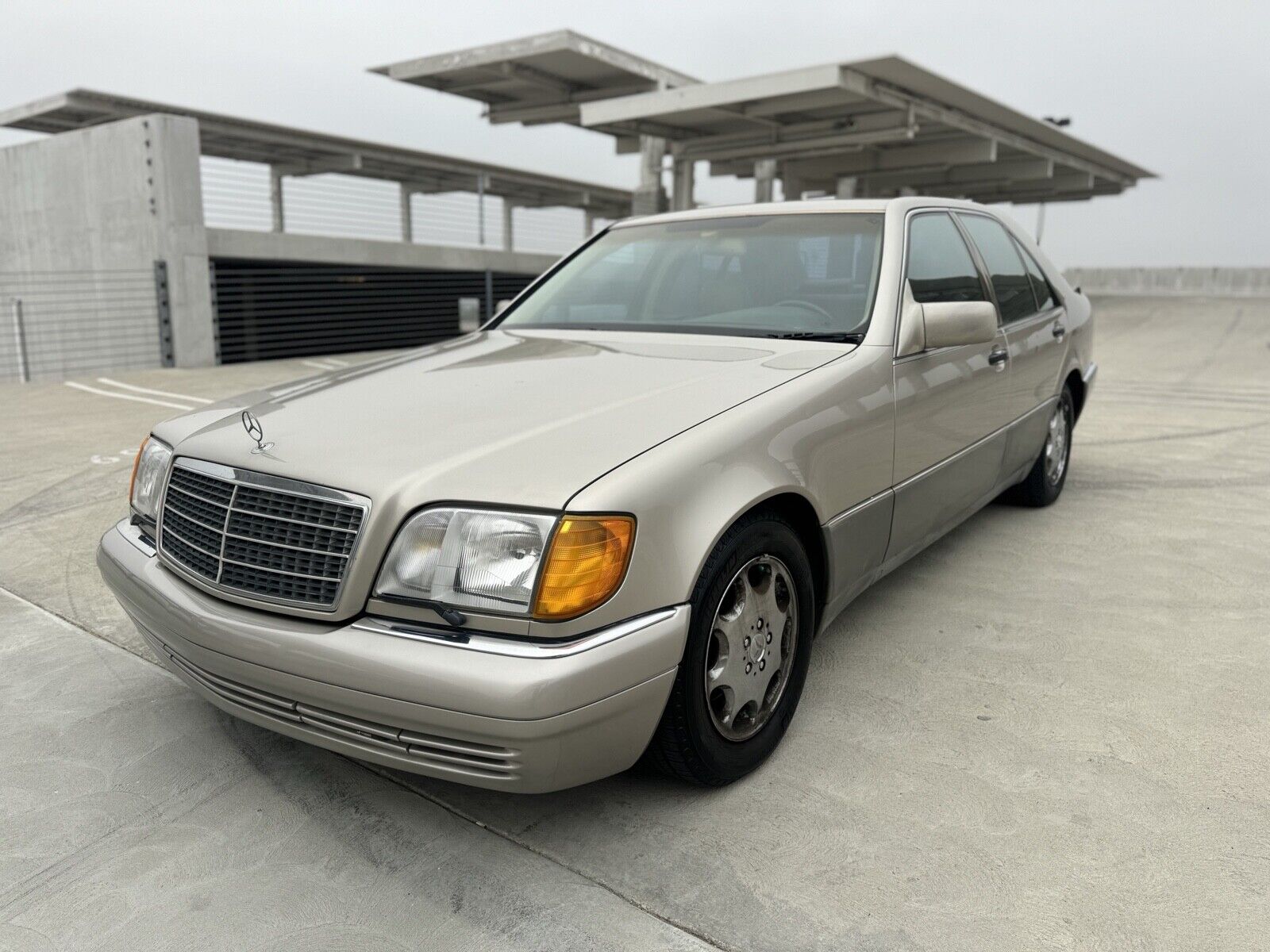 Mercedes-Benz-S-Class-1994-Sedan-1