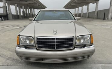 Mercedes-Benz-S-Class-1994-Sedan-2