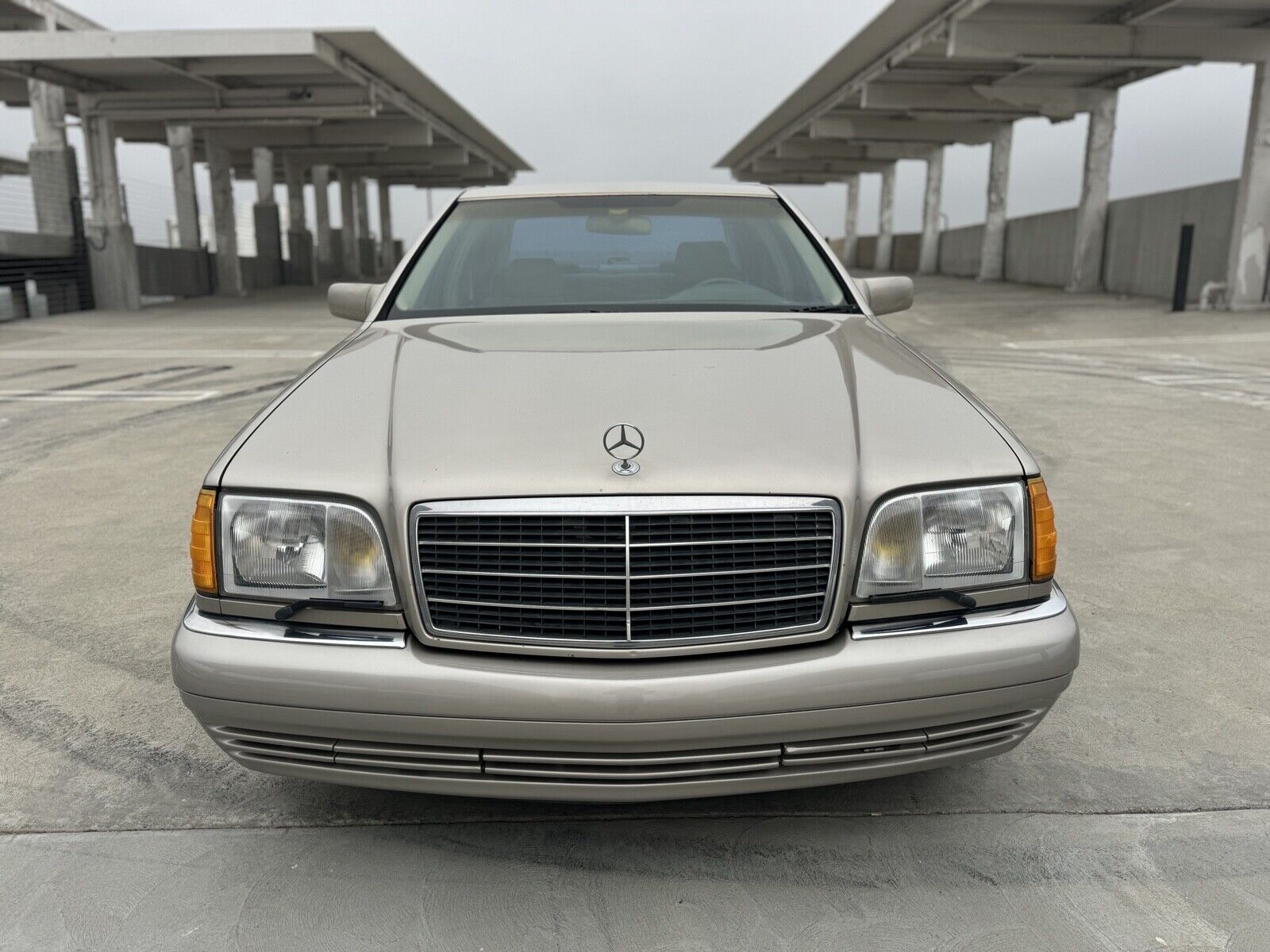 Mercedes-Benz-S-Class-1994-Sedan-2