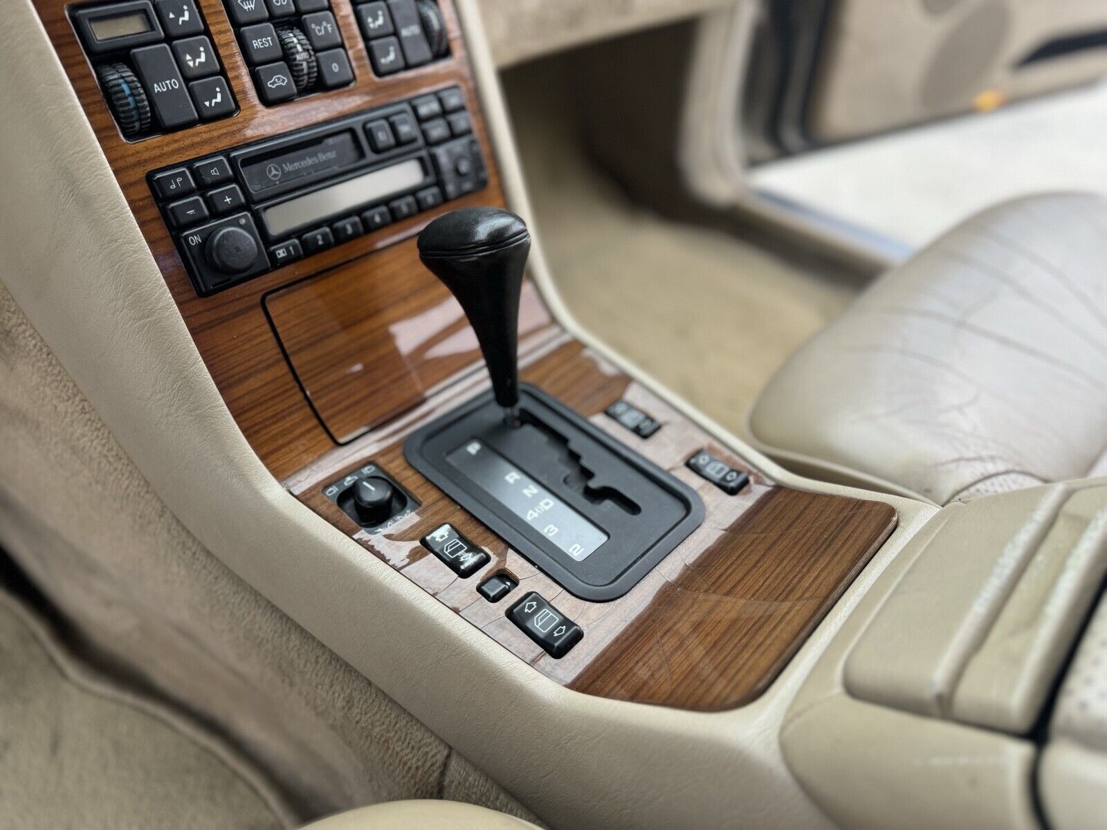 Mercedes-Benz-S-Class-1994-Sedan-25