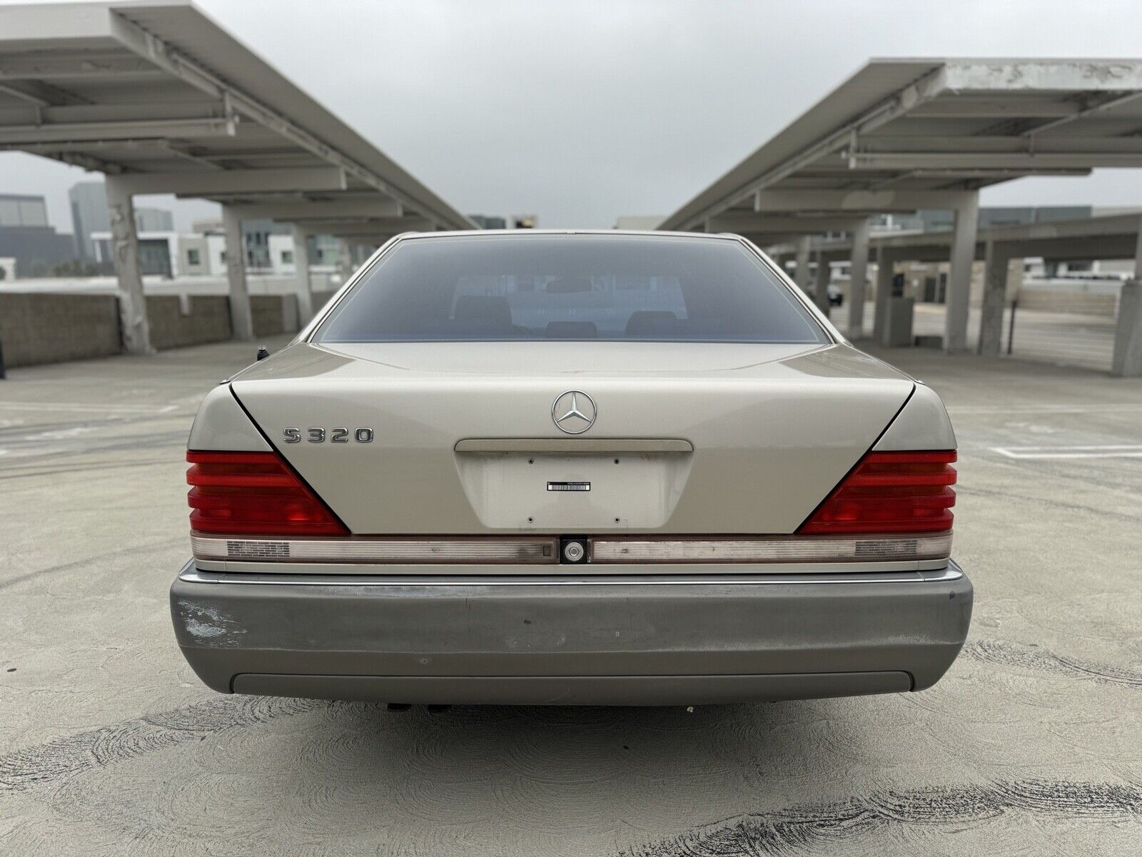 Mercedes-Benz-S-Class-1994-Sedan-6