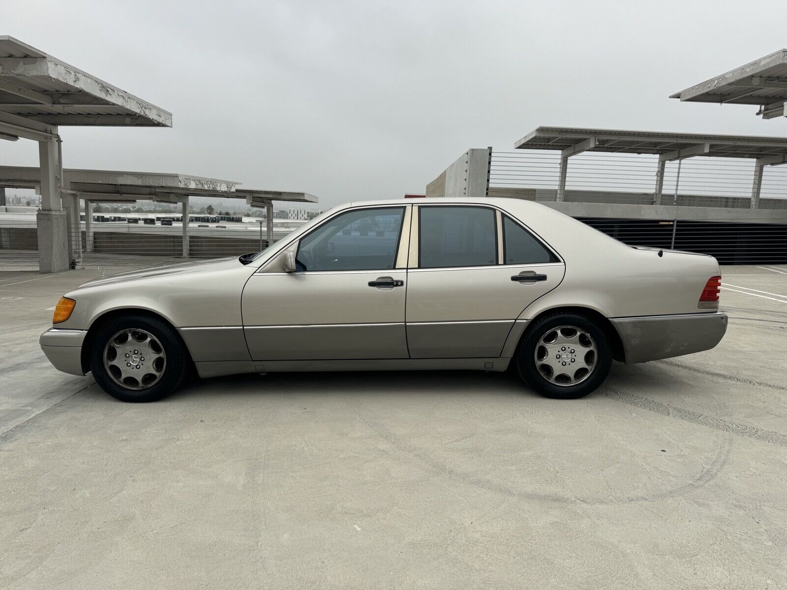 Mercedes-Benz-S-Class-1994-Sedan-8
