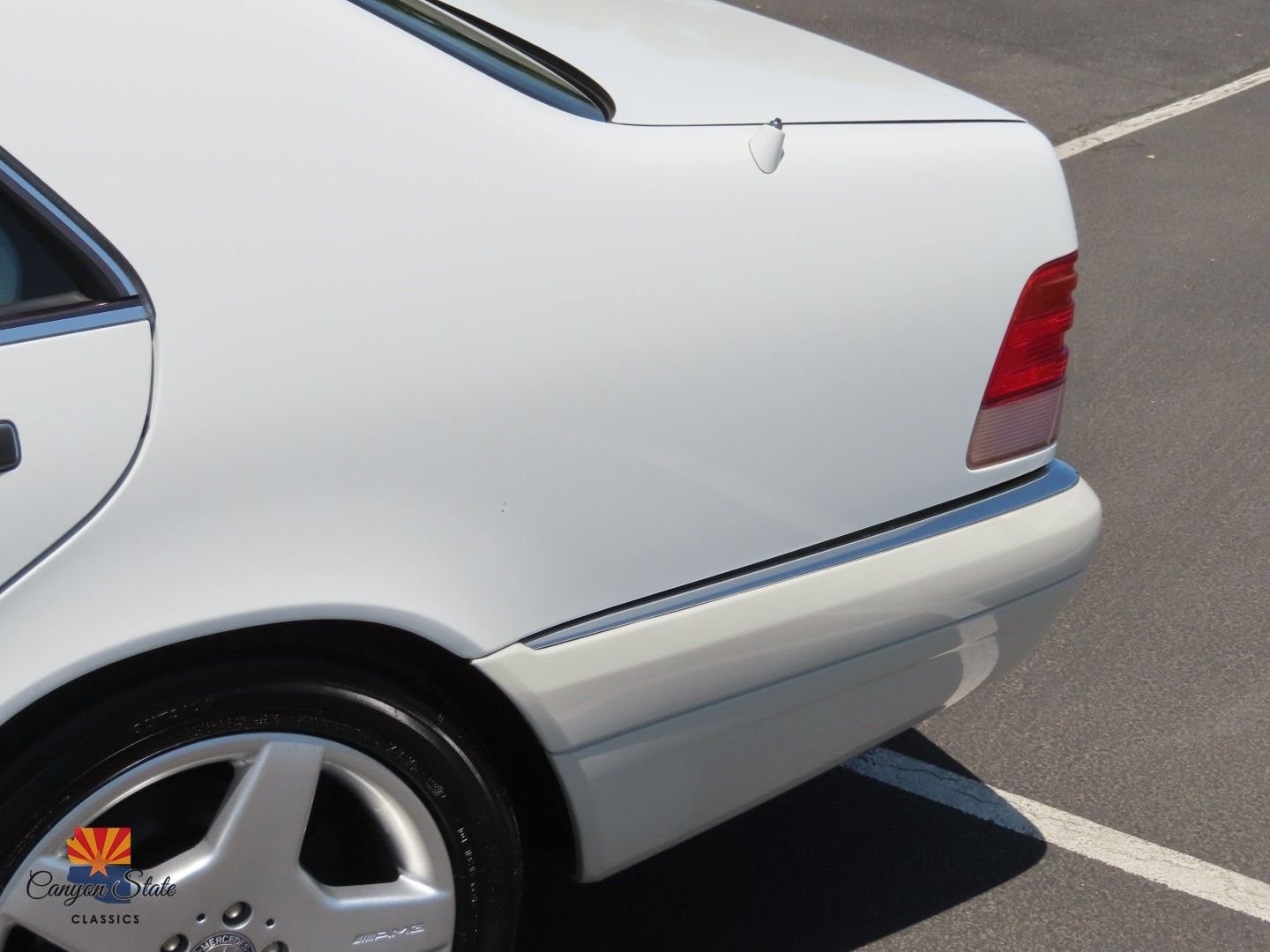 Mercedes-Benz-S-Class-1995-Sedan-12
