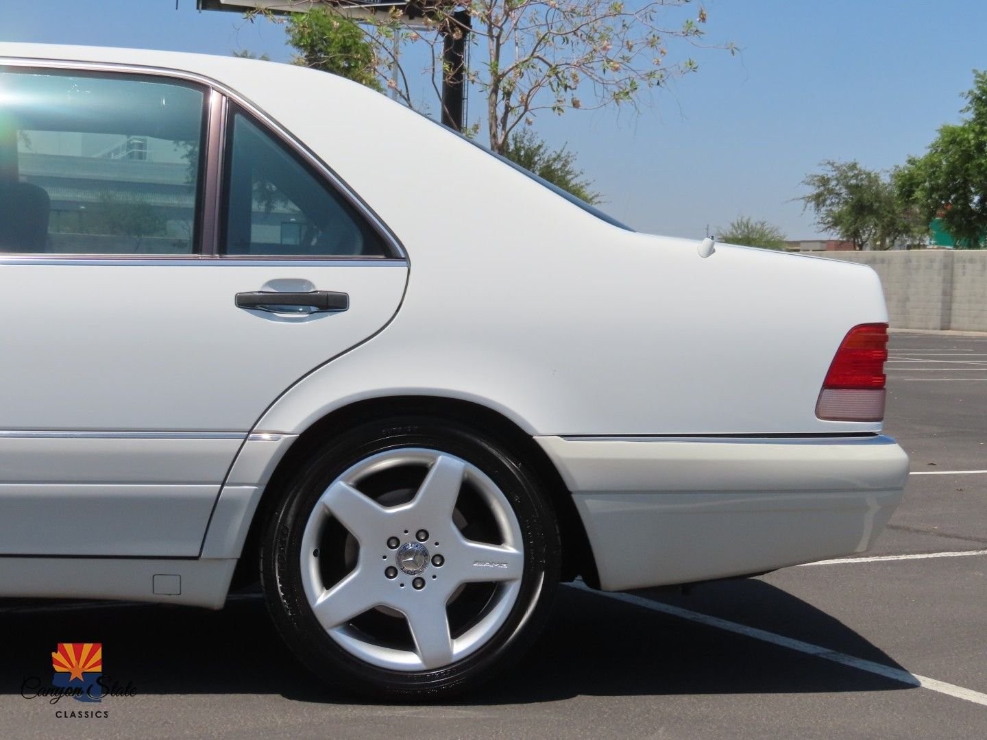 Mercedes-Benz-S-Class-1995-Sedan-18