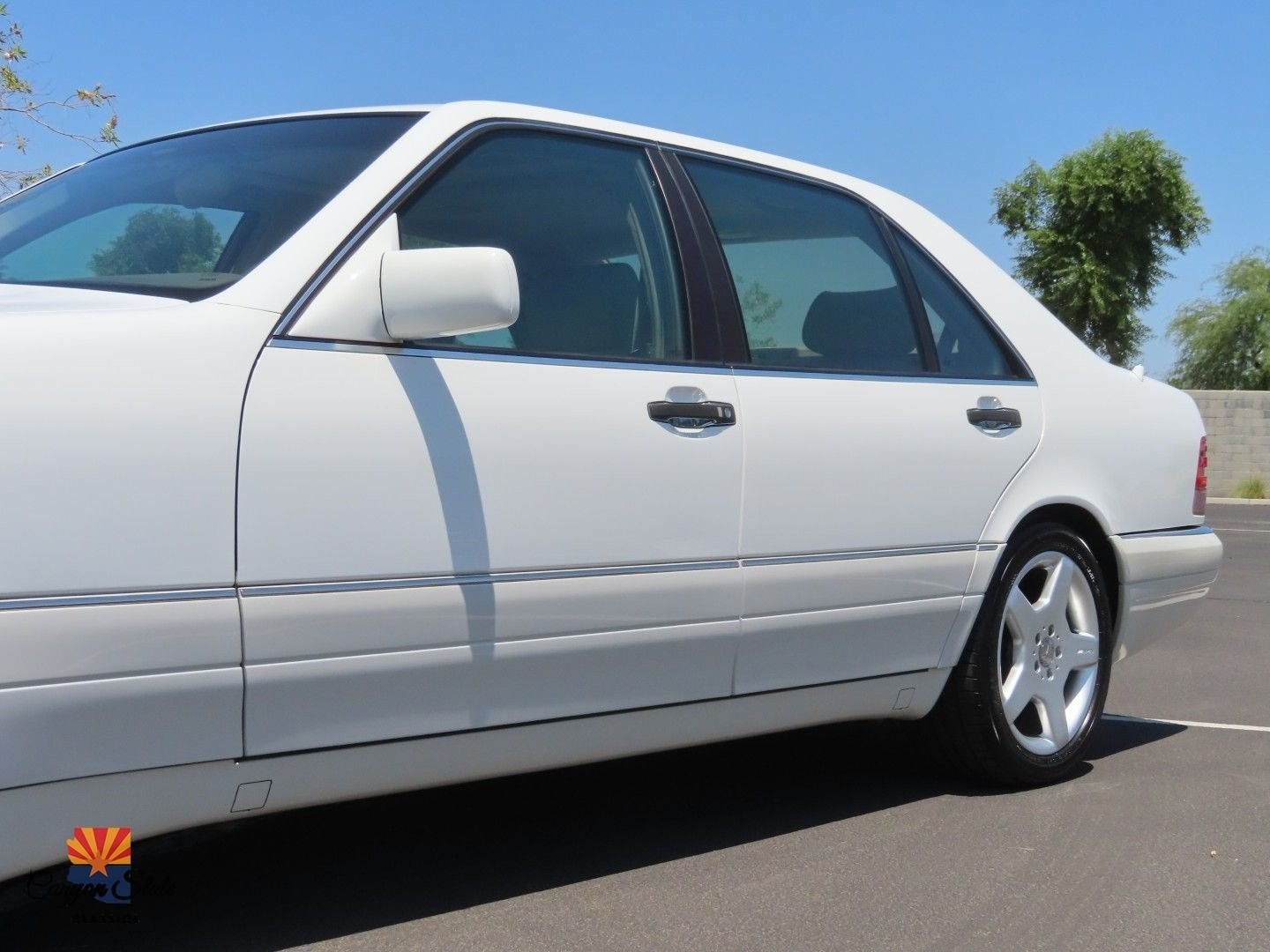 Mercedes-Benz-S-Class-1995-Sedan-21